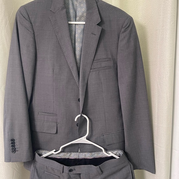 English Laundry suit - Picture 2 of 6